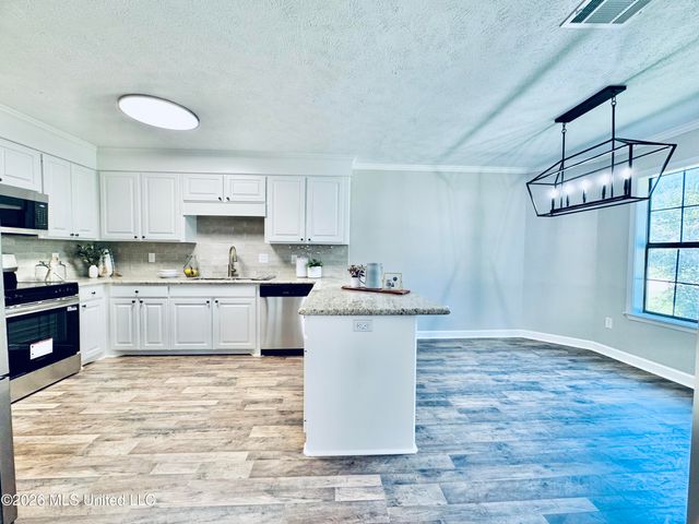124 Westlake Drive, Brandon, MS 39047