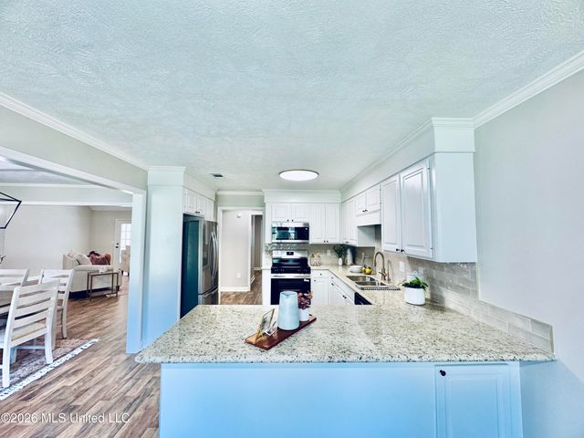 124 Westlake Drive, Brandon, MS 39047