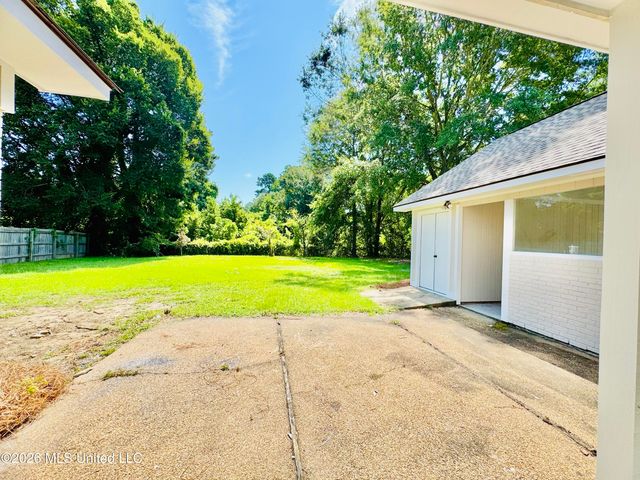124 Westlake Drive, Brandon, MS 39047
