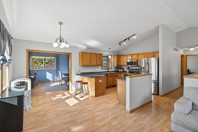 427 11th Avenue NE, Lonsdale, MN 55046