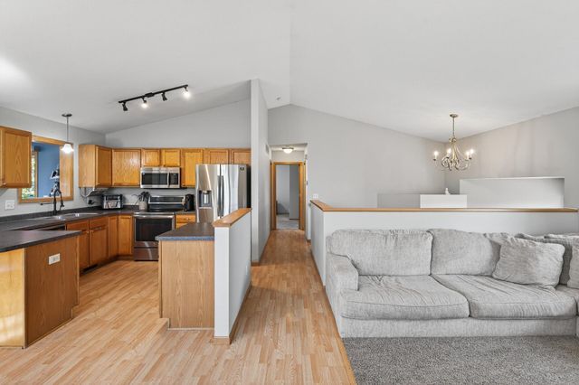 427 11th Avenue NE, Lonsdale, MN 55046