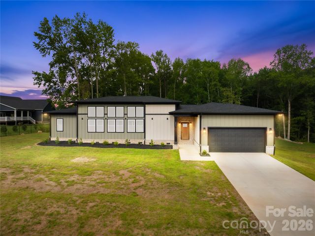 2003 Plain Field Drive, Bessemer City, NC 28016