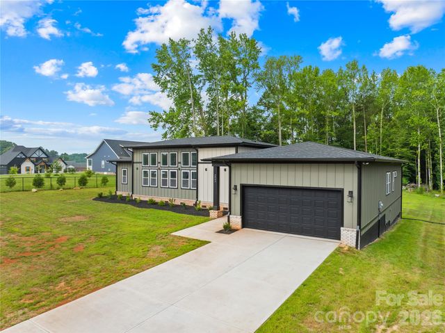 2003 Plain Field Drive, Bessemer City, NC 28016