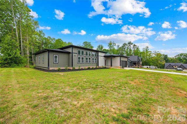 2003 Plain Field Drive, Bessemer City, NC 28016