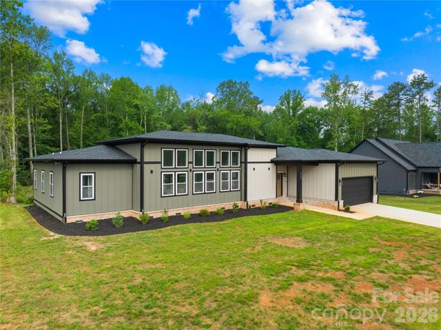 2003 Plain Field Drive, Bessemer City, NC 28016
