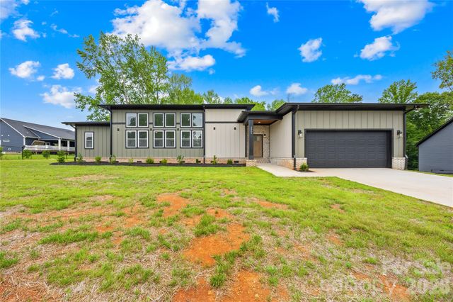 2003 Plain Field Drive, Bessemer City, NC 28016