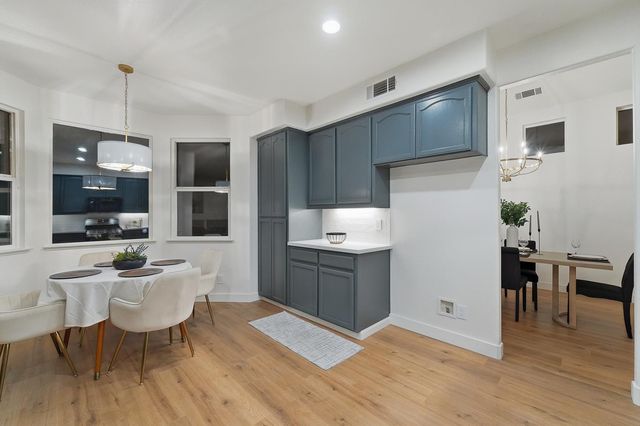 2079 Hyde Park Pl, Manteca, CA 95336