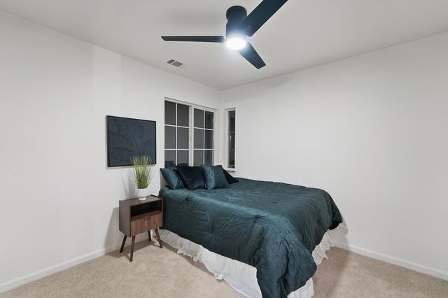 2079 Hyde Park Pl, Manteca, CA 95336