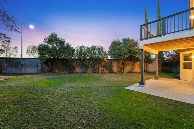 2079 Hyde Park Pl, Manteca, CA 95336