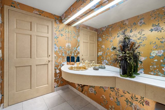 721 5TH Avenue 57AB, New York City, NY 10022