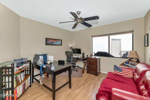 4005 E ROUND HILL Drive, Phoenix, AZ 85028