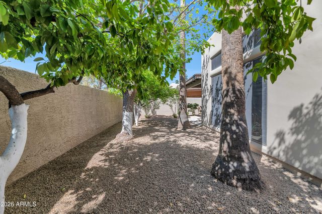 4005 E ROUND HILL Drive, Phoenix, AZ 85028