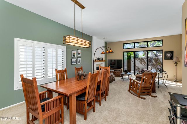 4005 E ROUND HILL Drive, Phoenix, AZ 85028