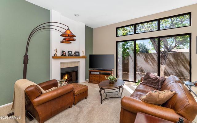 4005 E ROUND HILL Drive, Phoenix, AZ 85028