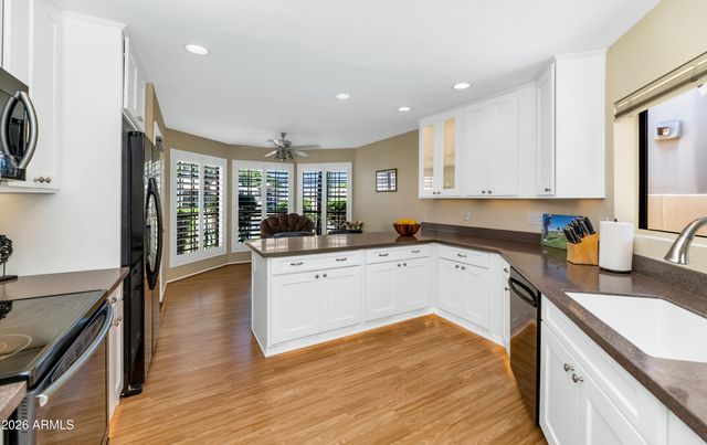 4005 E ROUND HILL Drive, Phoenix, AZ 85028