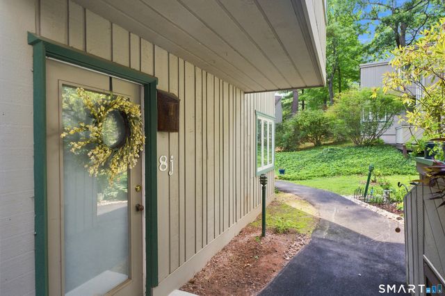 8 Lyle Court J, Farmington, CT 06032