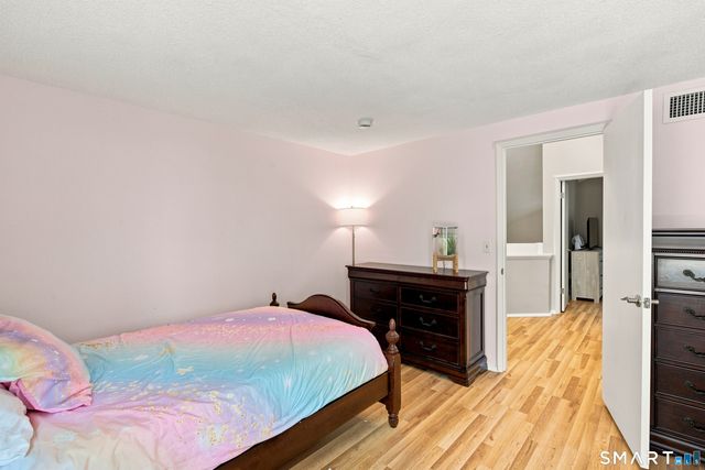 8 Lyle Court J, Farmington, CT 06032