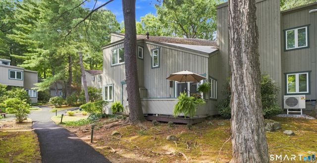 8 Lyle Court J, Farmington, CT 06032