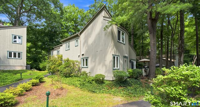 8 Lyle Court J, Farmington, CT 06032