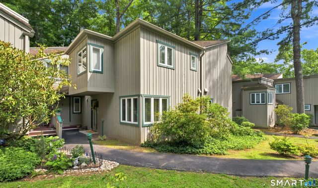 8 Lyle Court J, Farmington, CT 06032