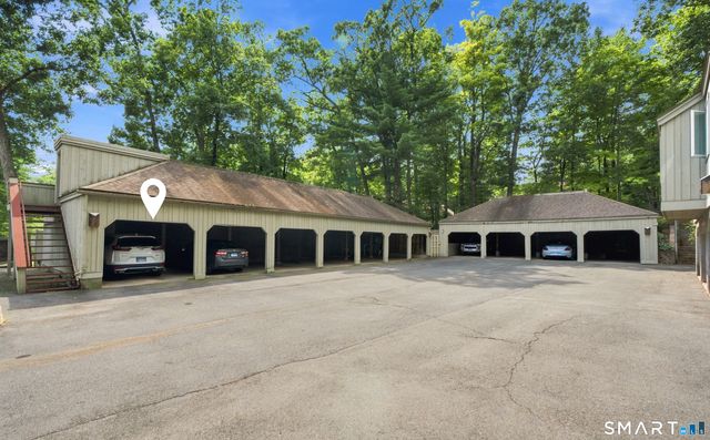 8 Lyle Court J, Farmington, CT 06032