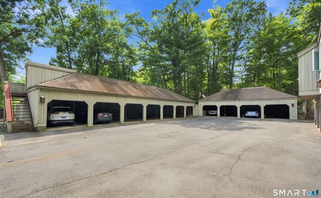 8 Lyle Court J, Farmington, CT 06032