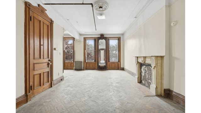 7 E 124TH Street, New York City, NY 10035