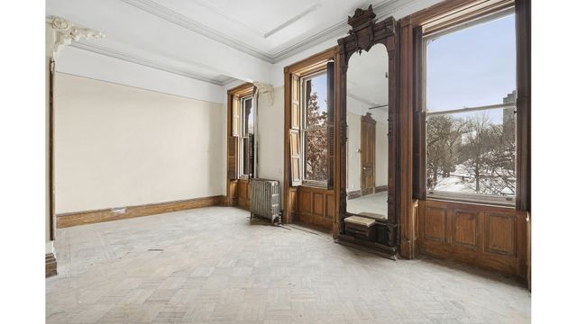 7 E 124TH Street, New York City, NY 10035