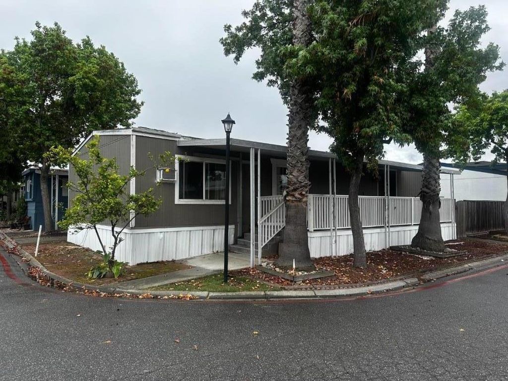 154 El Bosque Street 154, San Jose, CA 95134
