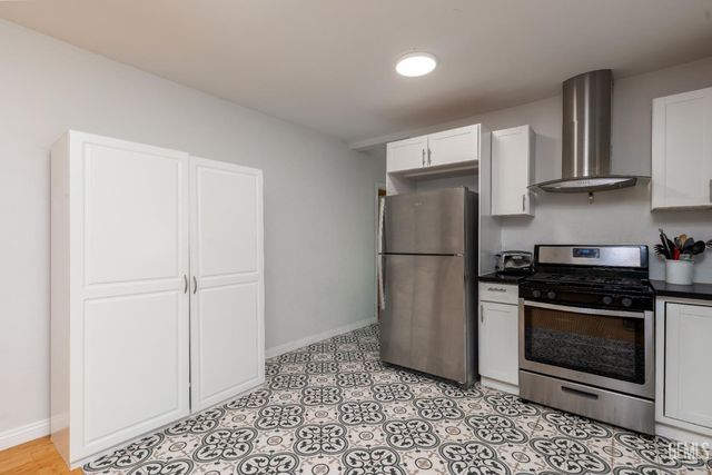 2706 19th Street, Bakersfield, CA 93301