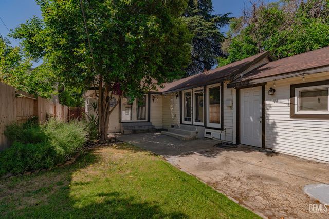 2706 19th Street, Bakersfield, CA 93301