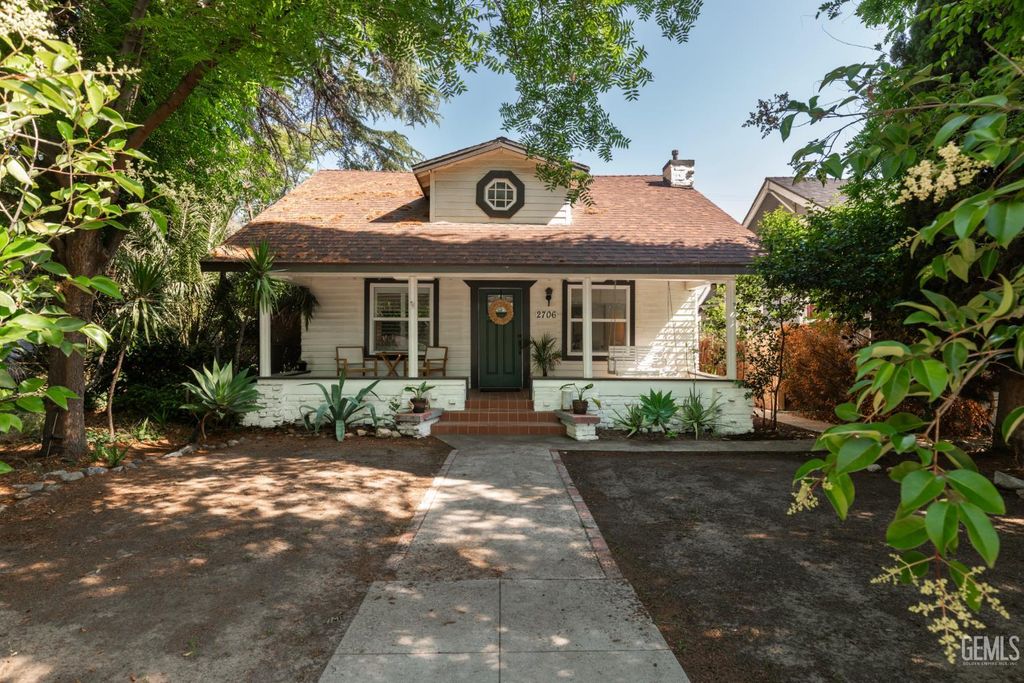2706 19th Street, Bakersfield, CA 93301