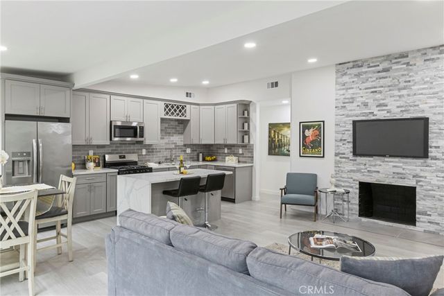 7335 Kyle, Tujunga, CA 91042