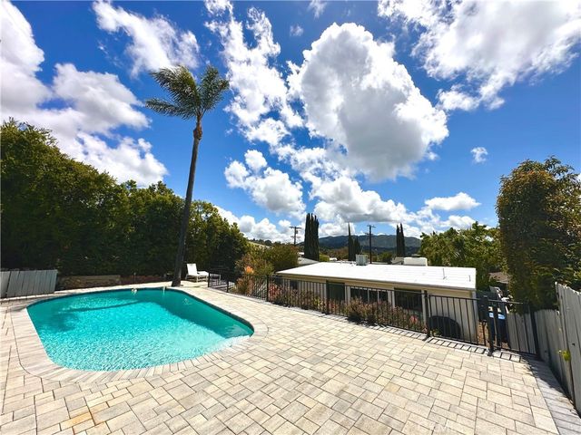 7335 Kyle, Tujunga, CA 91042