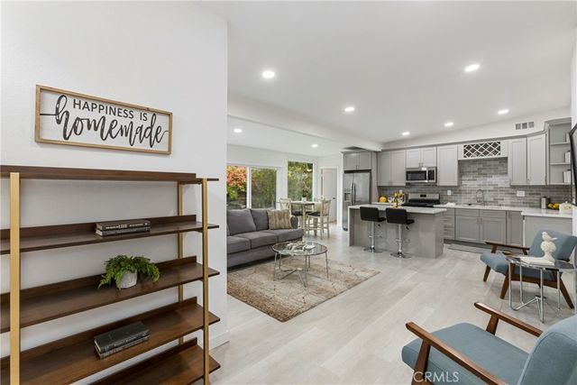 7335 Kyle, Tujunga, CA 91042