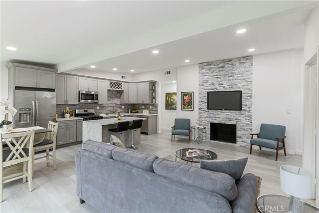 7335 Kyle, Tujunga, CA 91042