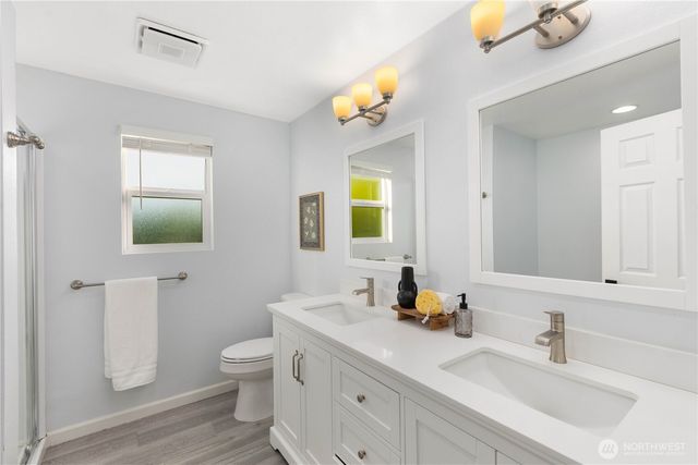 1111 S 27th Place, Renton, WA 98055
