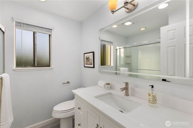 1111 S 27th Place, Renton, WA 98055