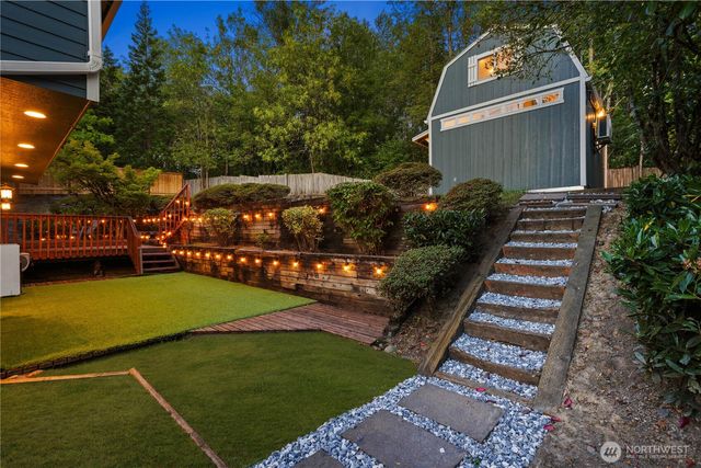 1111 S 27th Place, Renton, WA 98055