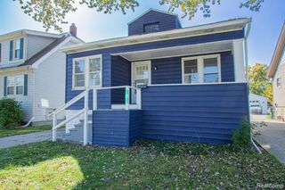 23930 Elmira Street, Saint Clair Shores, MI 48082