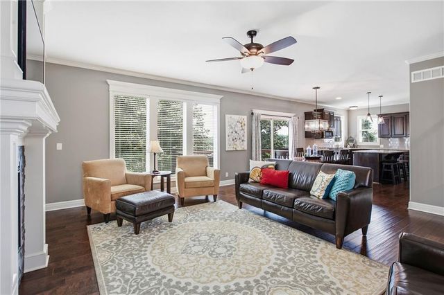 1021 SE Scarlet Court, Blue Springs, MO 64014