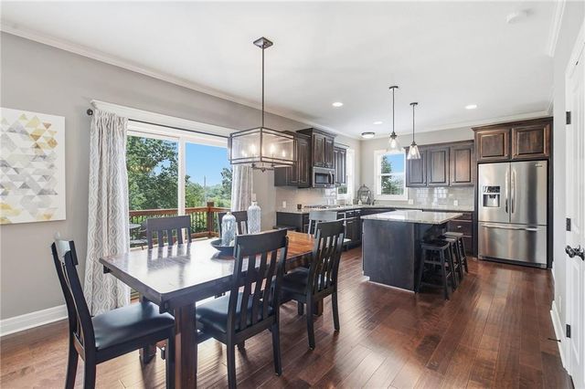 1021 SE Scarlet Court, Blue Springs, MO 64014