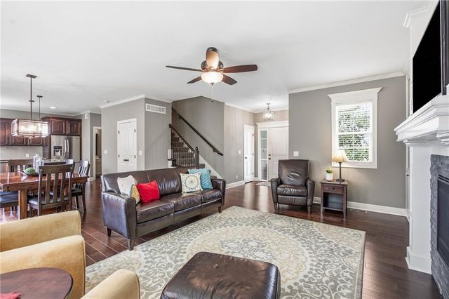 1021 SE Scarlet Court, Blue Springs, MO 64014
