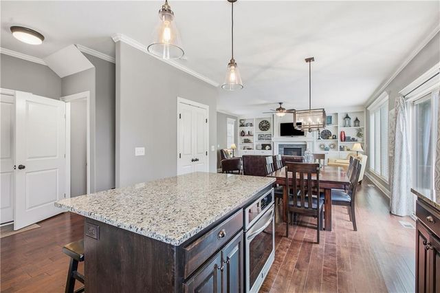 1021 SE Scarlet Court, Blue Springs, MO 64014