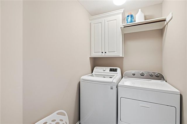 1021 SE Scarlet Court, Blue Springs, MO 64014