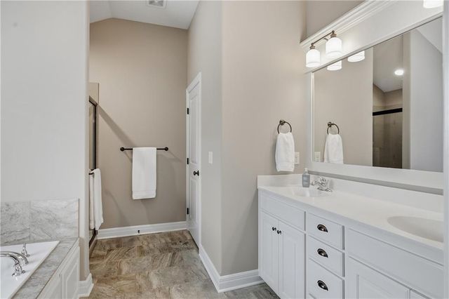 1021 SE Scarlet Court, Blue Springs, MO 64014