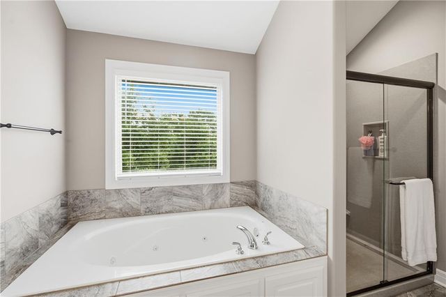 1021 SE Scarlet Court, Blue Springs, MO 64014
