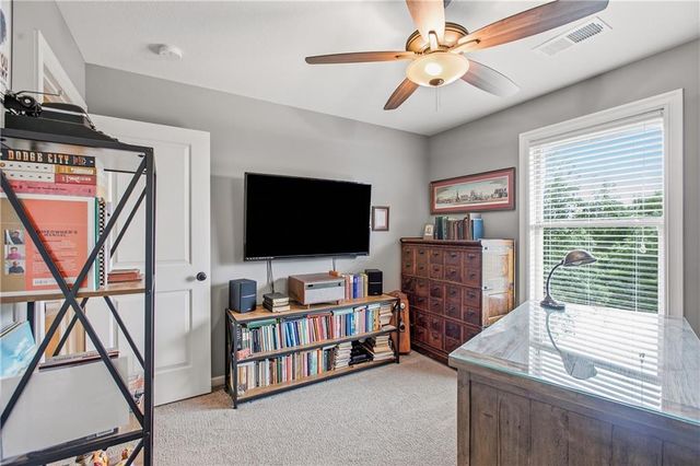 1021 SE Scarlet Court, Blue Springs, MO 64014