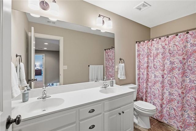 1021 SE Scarlet Court, Blue Springs, MO 64014