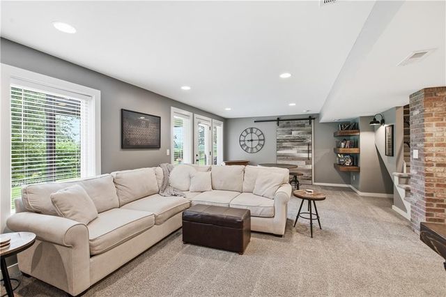 1021 SE Scarlet Court, Blue Springs, MO 64014